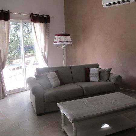 L'Oustau De Bigatie Bed & Breakfast Lambesc Ngoại thất bức ảnh