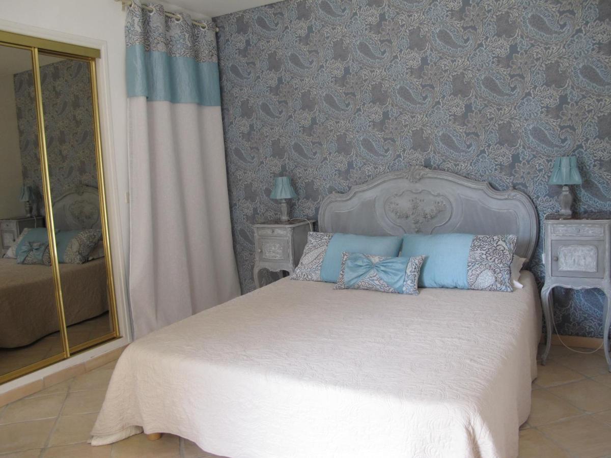 L'Oustau De Bigatie Bed & Breakfast Lambesc Ngoại thất bức ảnh