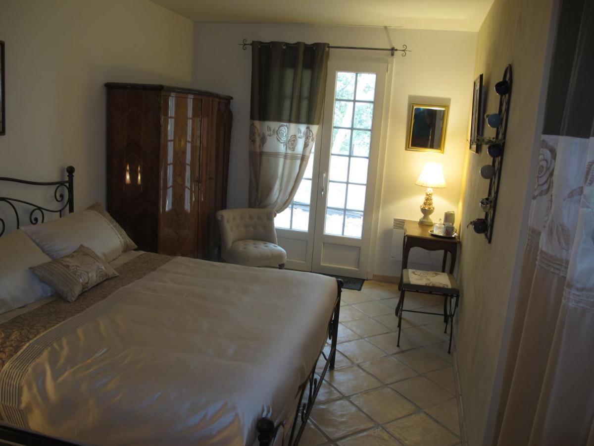 L'Oustau De Bigatie Bed & Breakfast Lambesc Ngoại thất bức ảnh