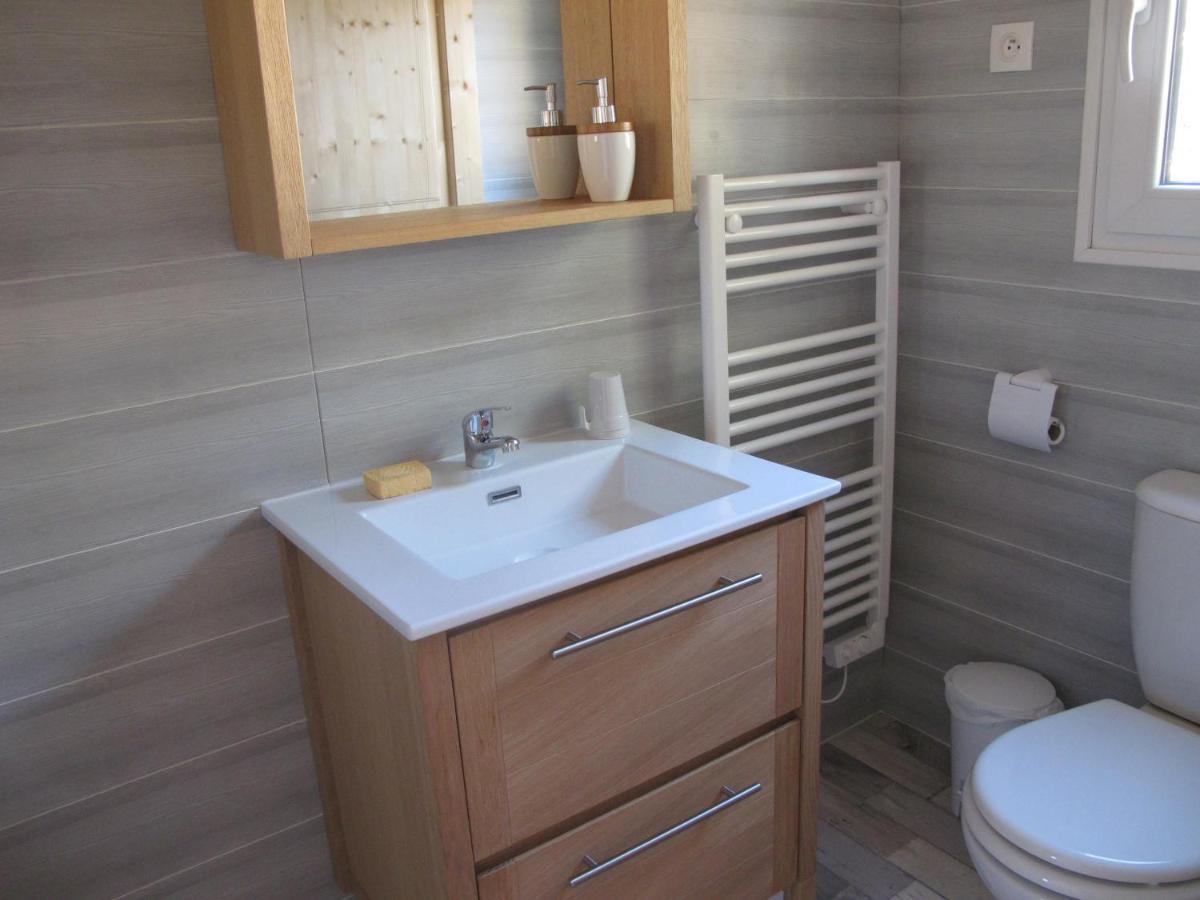 L'Oustau De Bigatie Bed & Breakfast Lambesc Ngoại thất bức ảnh