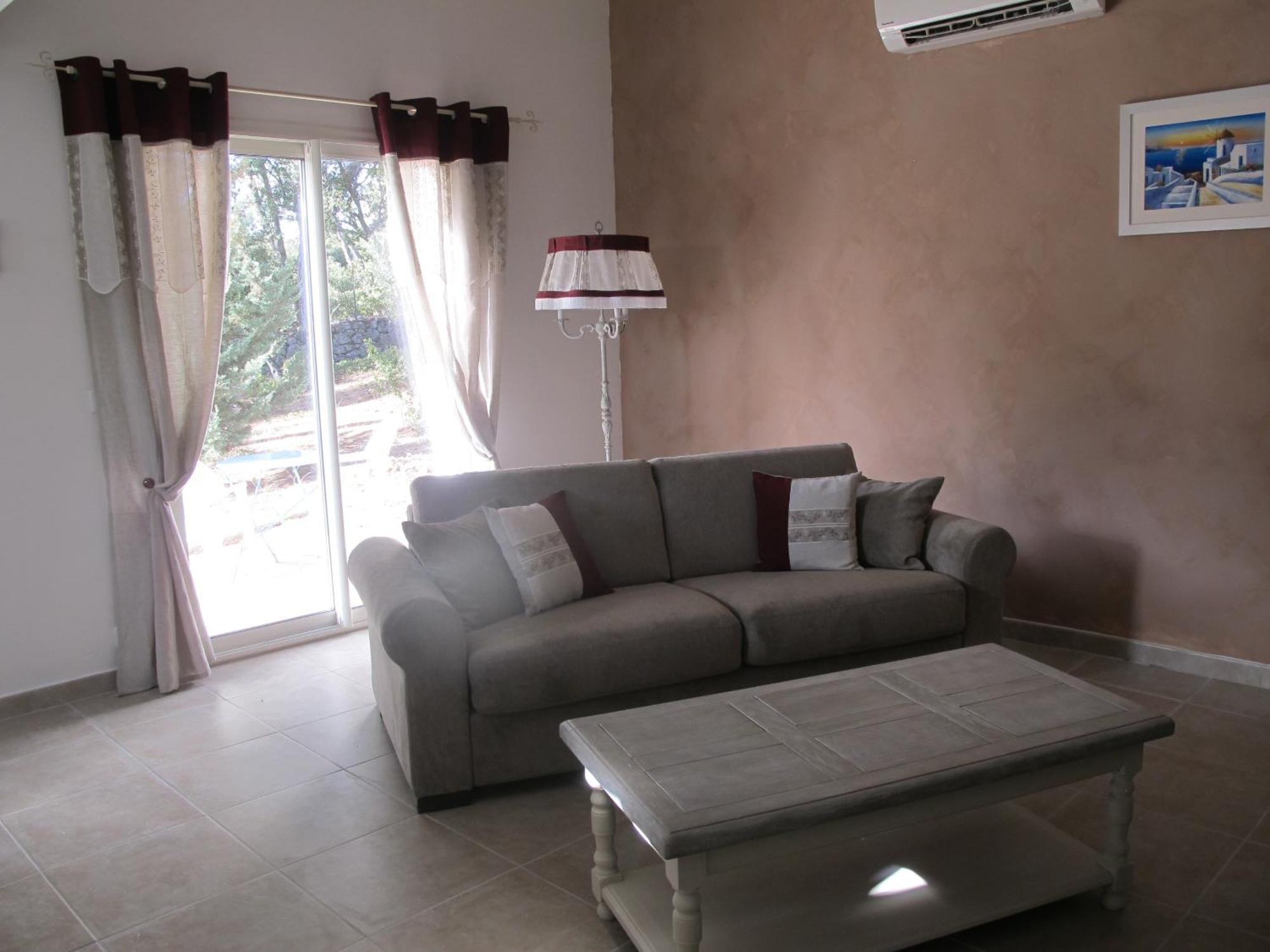 L'Oustau De Bigatie Bed & Breakfast Lambesc Ngoại thất bức ảnh